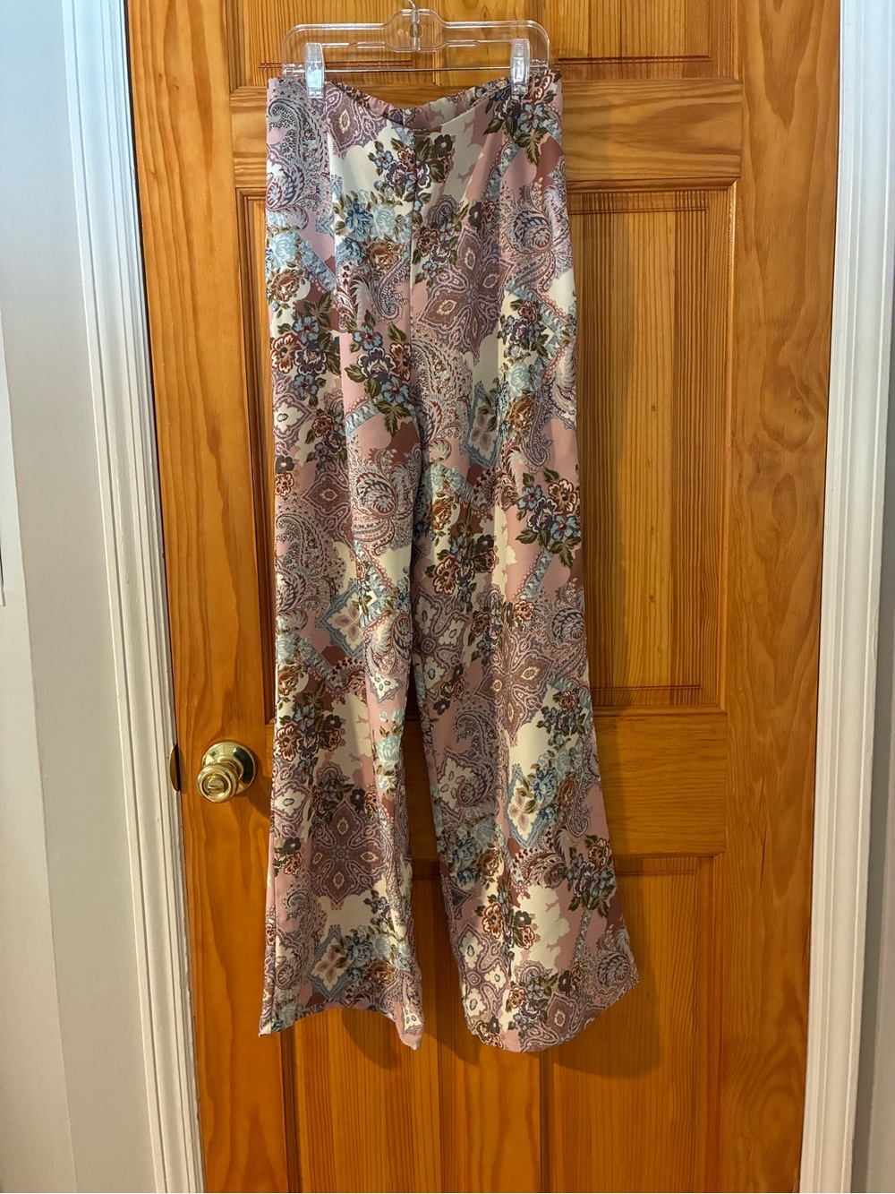 Wide-Leg Floral Print Pants in Soft Pink